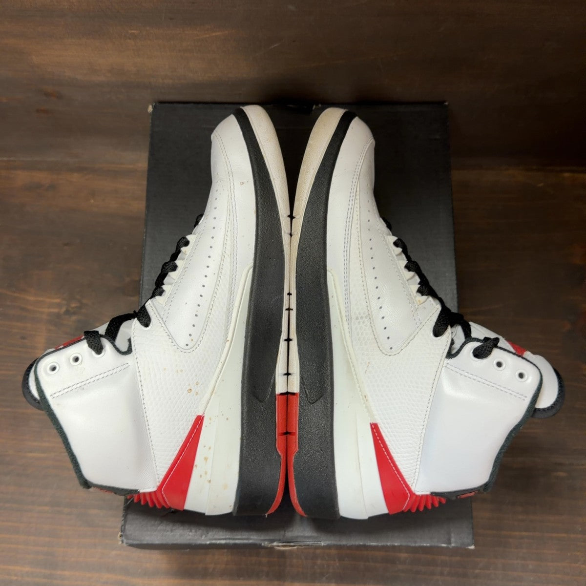 Jordan 2 Retro OG Chicago (2022) (GS) - Image 5