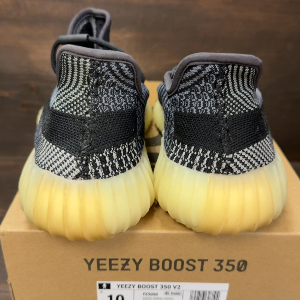 adidas Yeezy Boost 350 V2 Carbon - Image 5