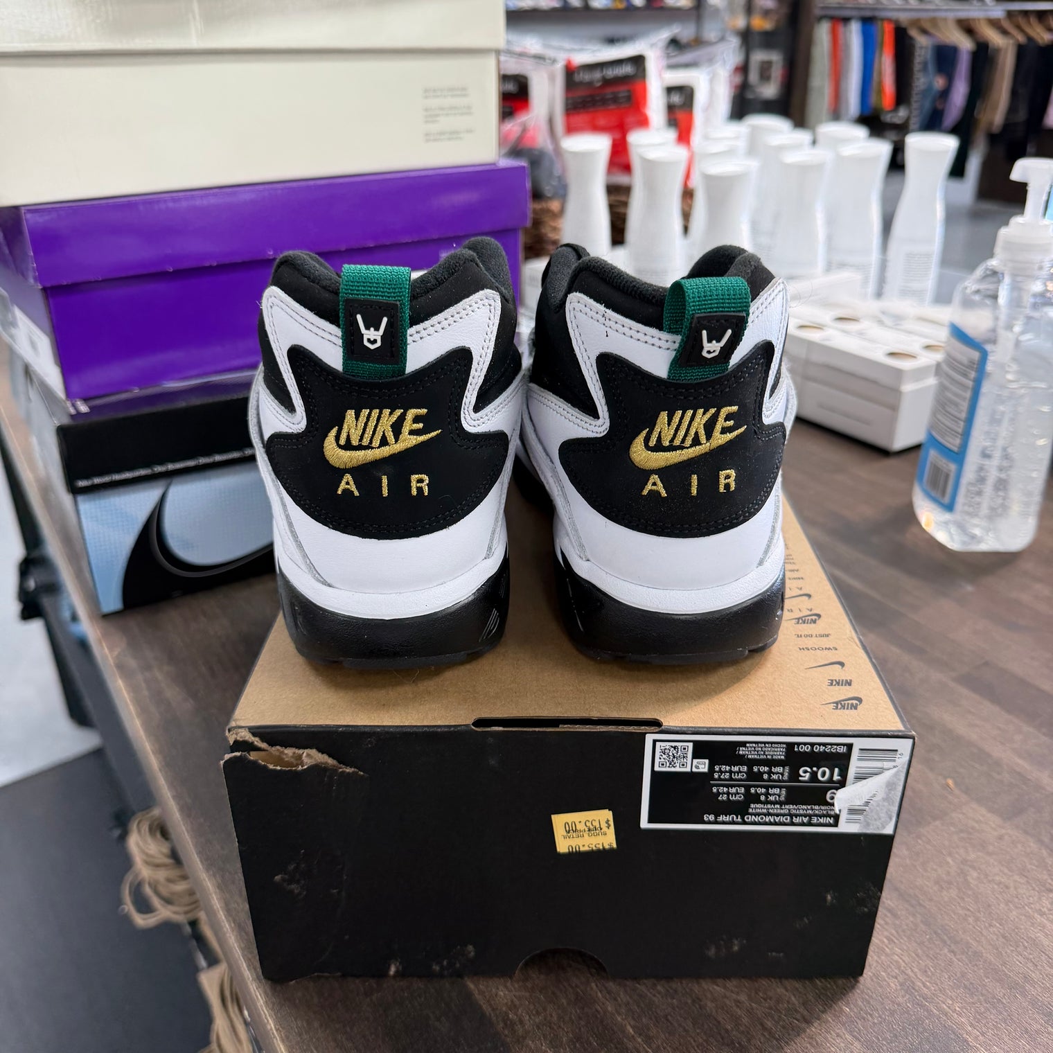 Emerald Nike Air Diamond Turf (USED, No Lid)