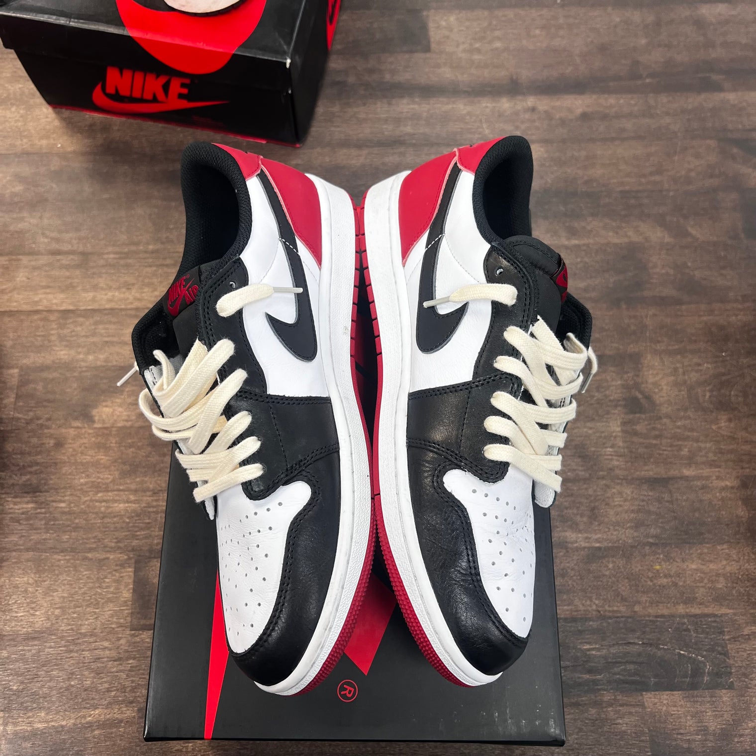 Black Toe Jordan 1 Low (USED)