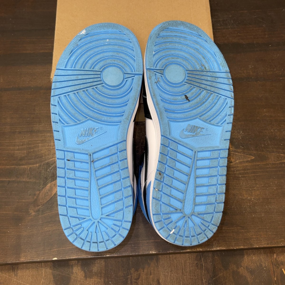Jordan 1 Retro High OG UNC Toe Size 9.5 (Pre-Owned) - Image 8