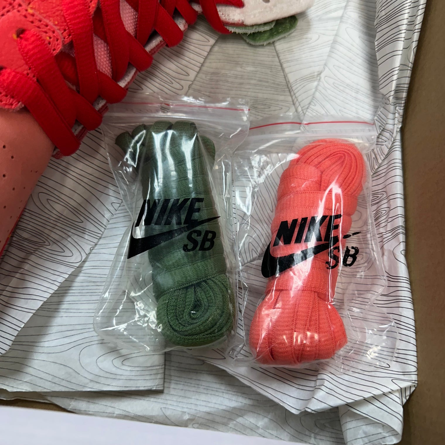 Strawberry Cough Nike SB Dunk High (USED)
