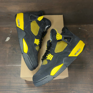 Jordan 4 Retro Thunder (2023) Size 11 (Pre-Owned) - Image 2