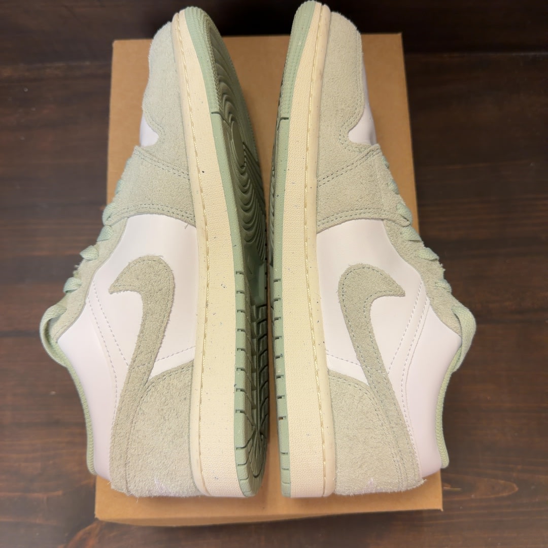 Jordan 1 Low SE Seafoam Size 9.5 (Pre-Owned) - Image 6