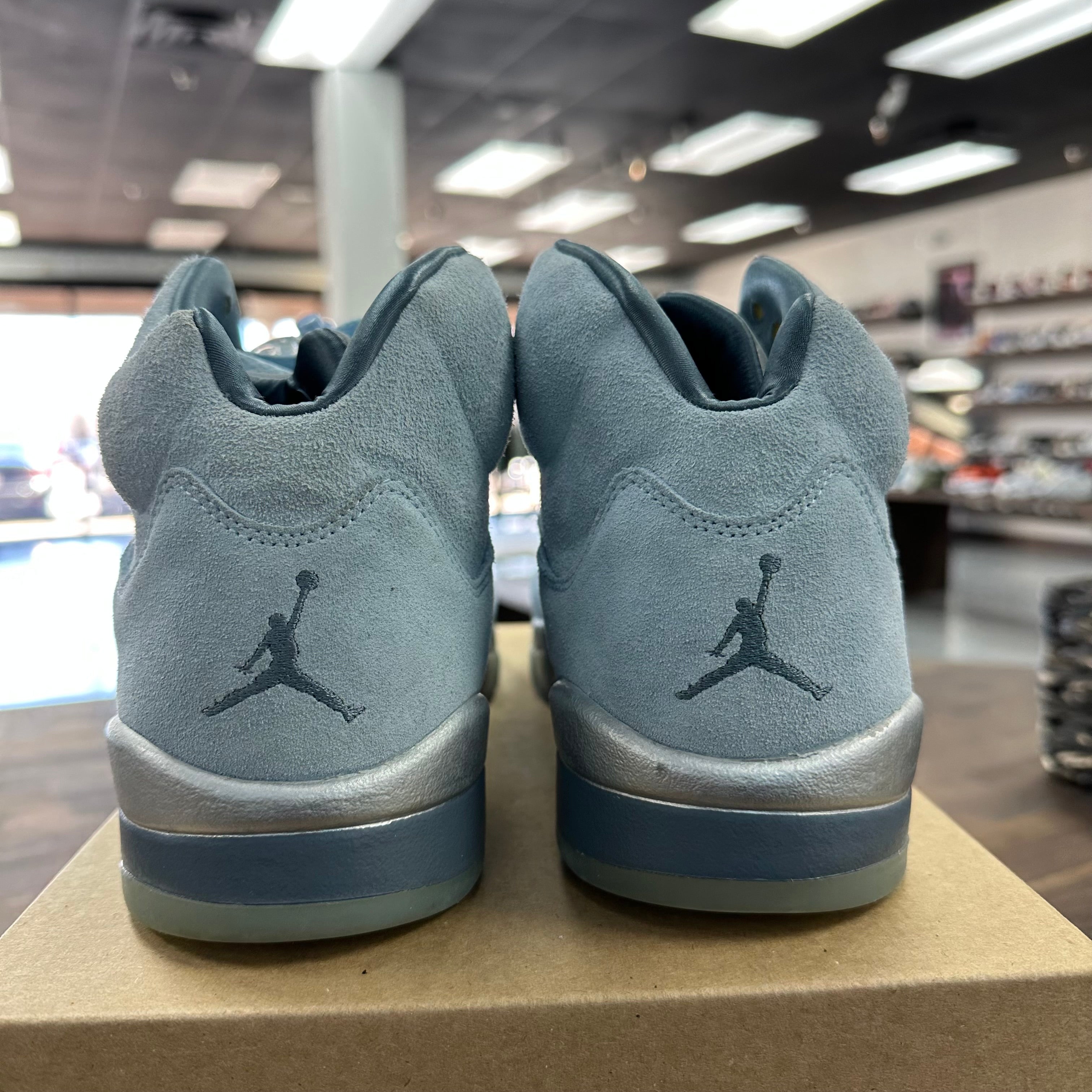 Jordan 5 Retro Bluebird (US 11W) (USED, No Box) Size 11W (Pre-Owned) - Image 4