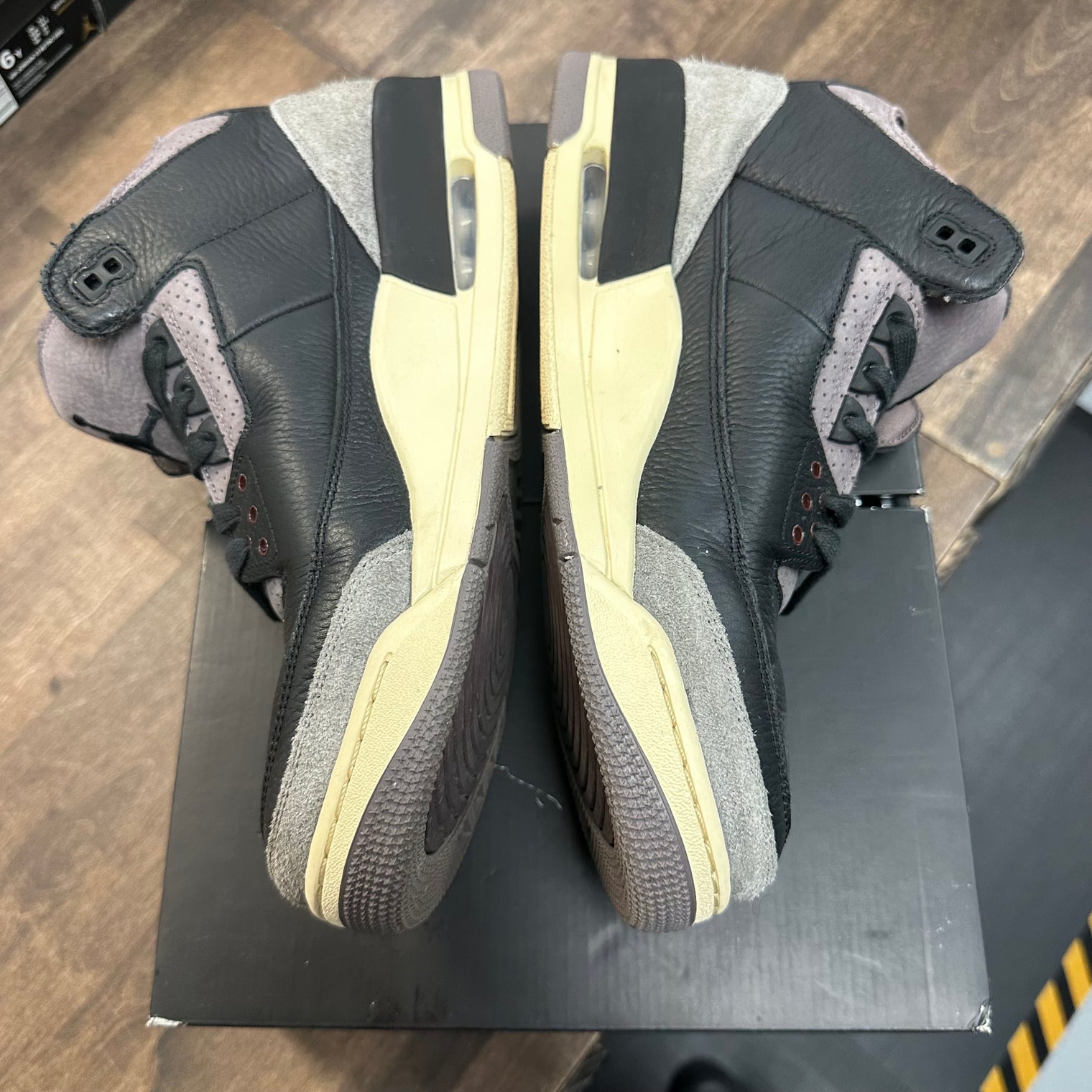 A Ma Maniere Jordan 3 While You Were Sleeping (W) (USED)