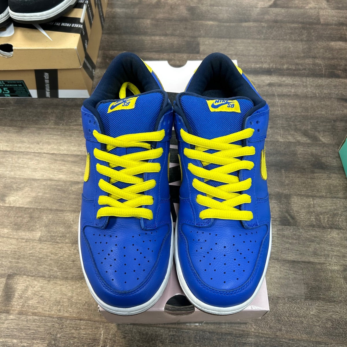 Nike SB Dunk Low Boca Juniors - Image 2