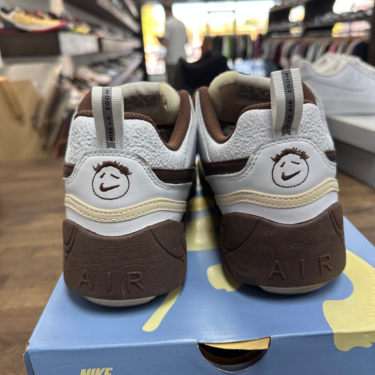 Light Chocolate Field Jaxx Travis Scott (USED)