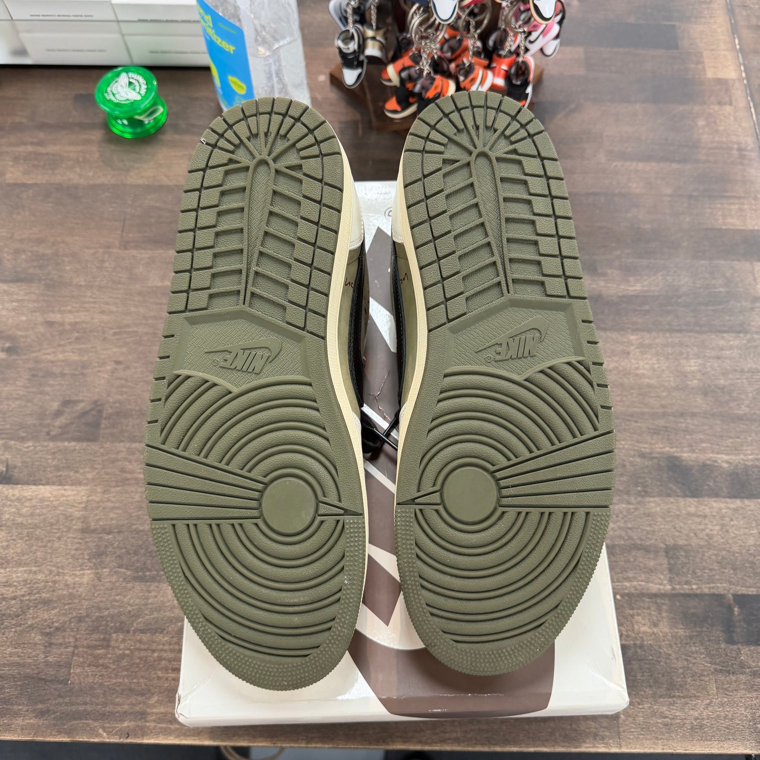 Medium Olive Travis Scott Jordan 1 Low OG SP (USED)