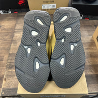 Honey Dew MNVN Yeezy 700 (USED)