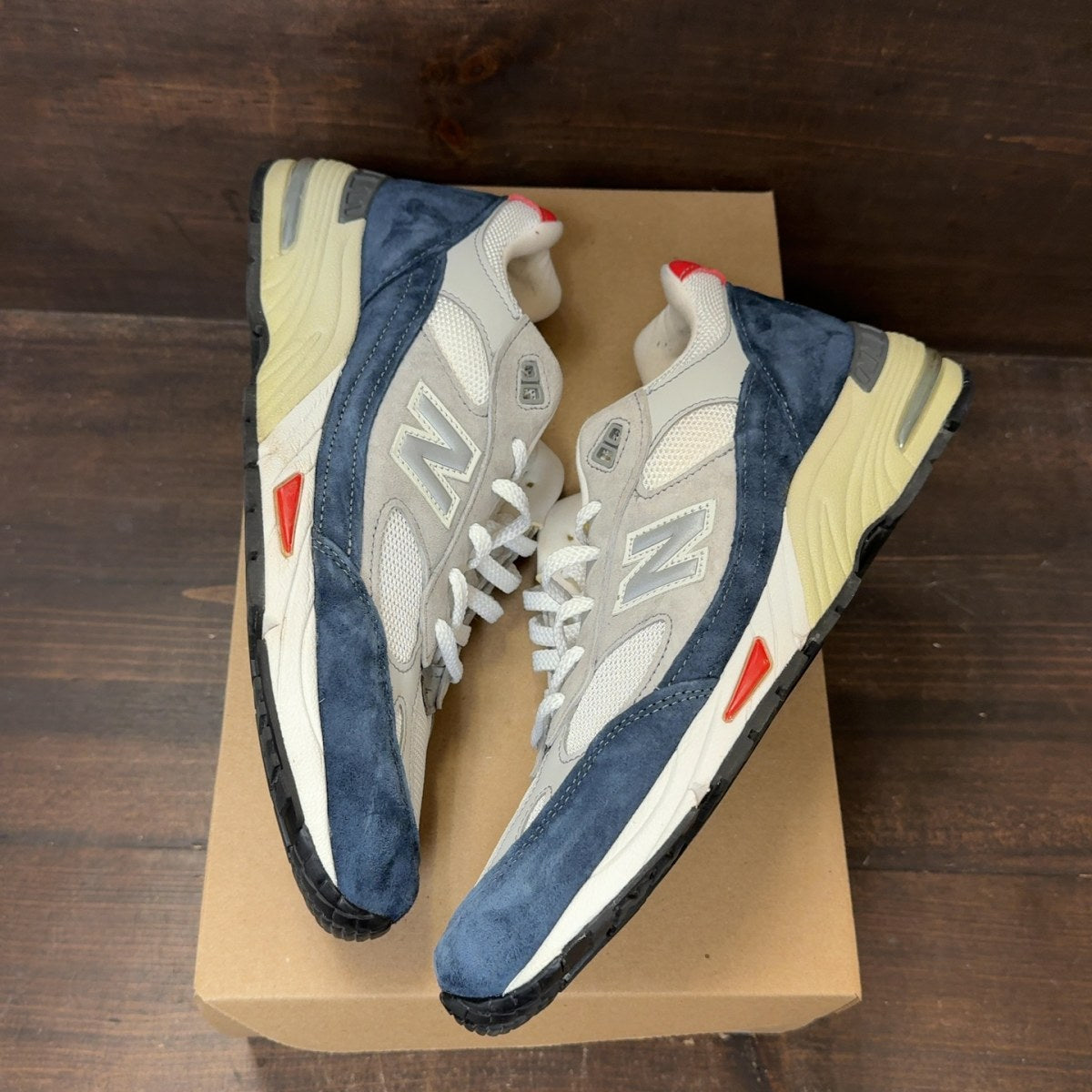 New Balance 991 Grey Navy Red Size 9.5 (Pre-Owned) - Image 2