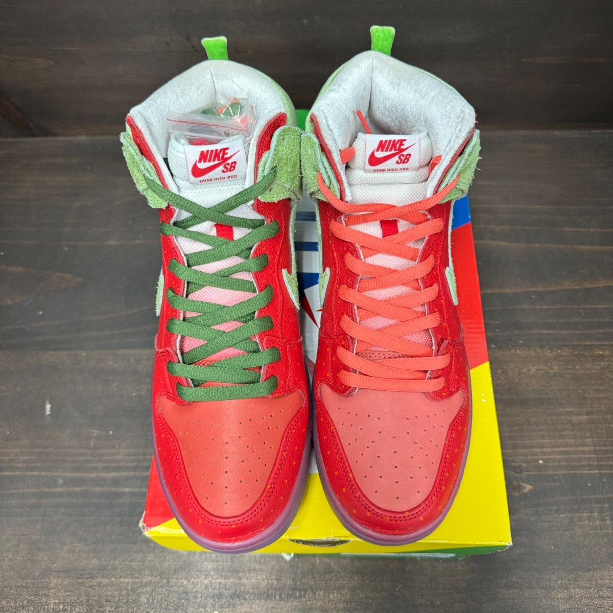 Nike SB Dunk High Strawberry Cough (Regular Box) - Image 3