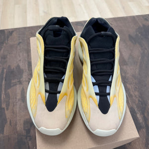 adidas Yeezy 700 V3 Mono Safflower Size 10.5 (Pre-Owned) - Image 2