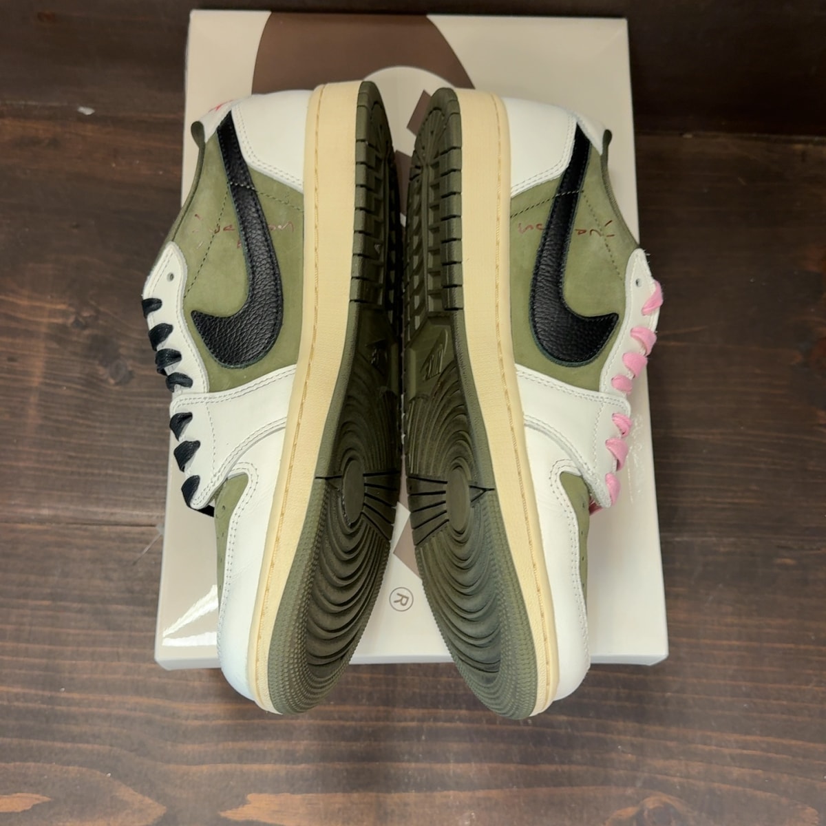 Jordan 1 Retro Low OG SP Travis Scott Medium Olive - Image 4