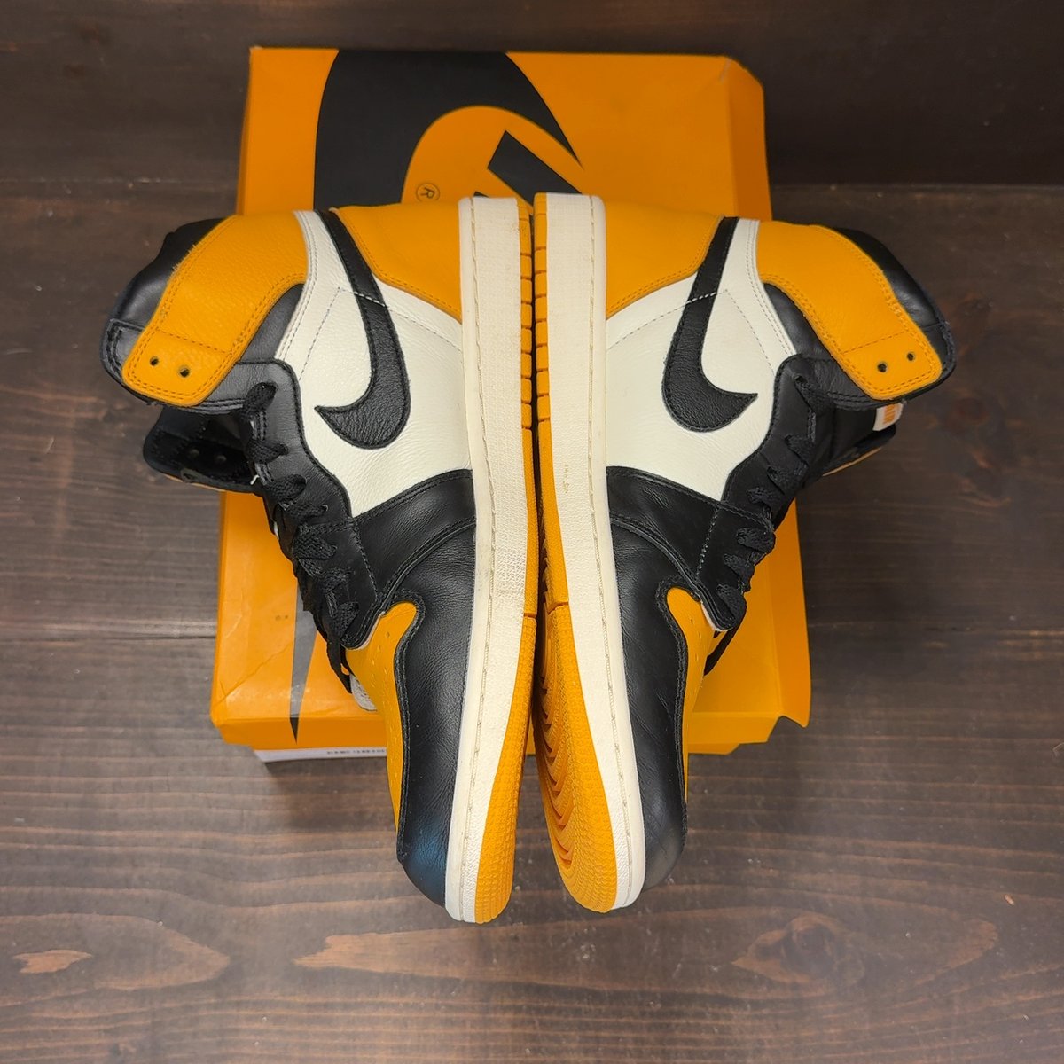 Jordan 1 Retro High OG Taxi Size 12 (Pre-Owned) - aux
