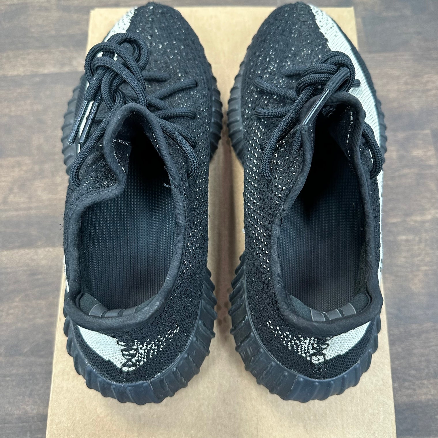 Oreo Yeezy 350 Boost (USED, NO BOX)