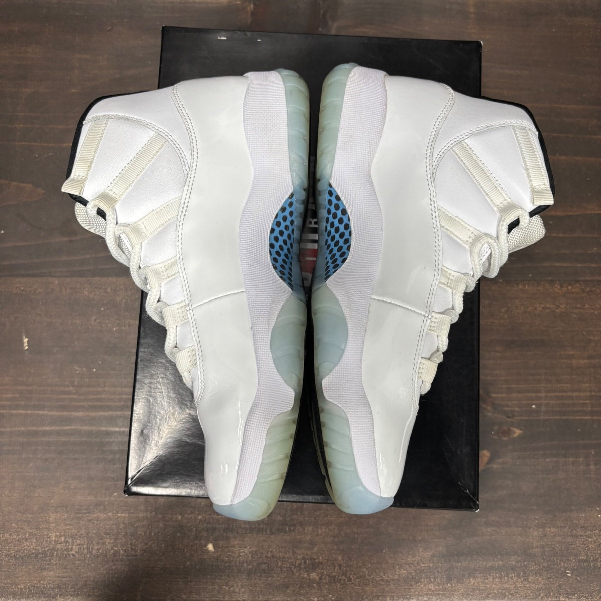 Jordan 11 Retro Legend Blue (2024) - Image 4