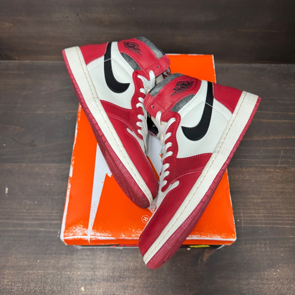 Jordan 1 Retro High OG Chicago Lost and Found - Image 2