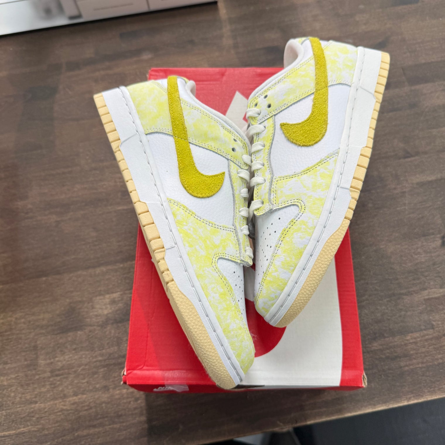 Yellow Strike Nike Dunk Low (W) (USED)