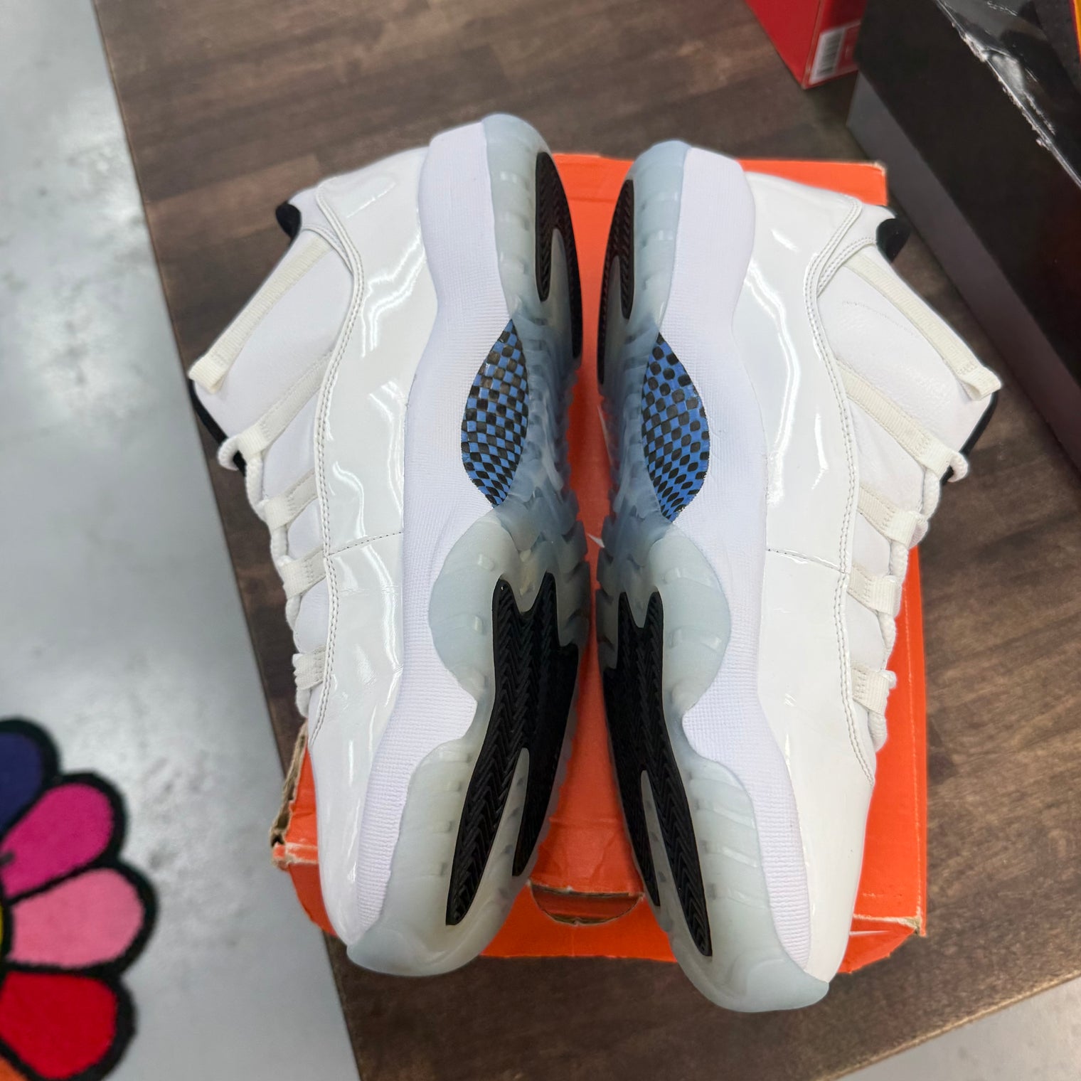 Jordan 11 Retro Low Legend Blue (USED, Replacement Box)