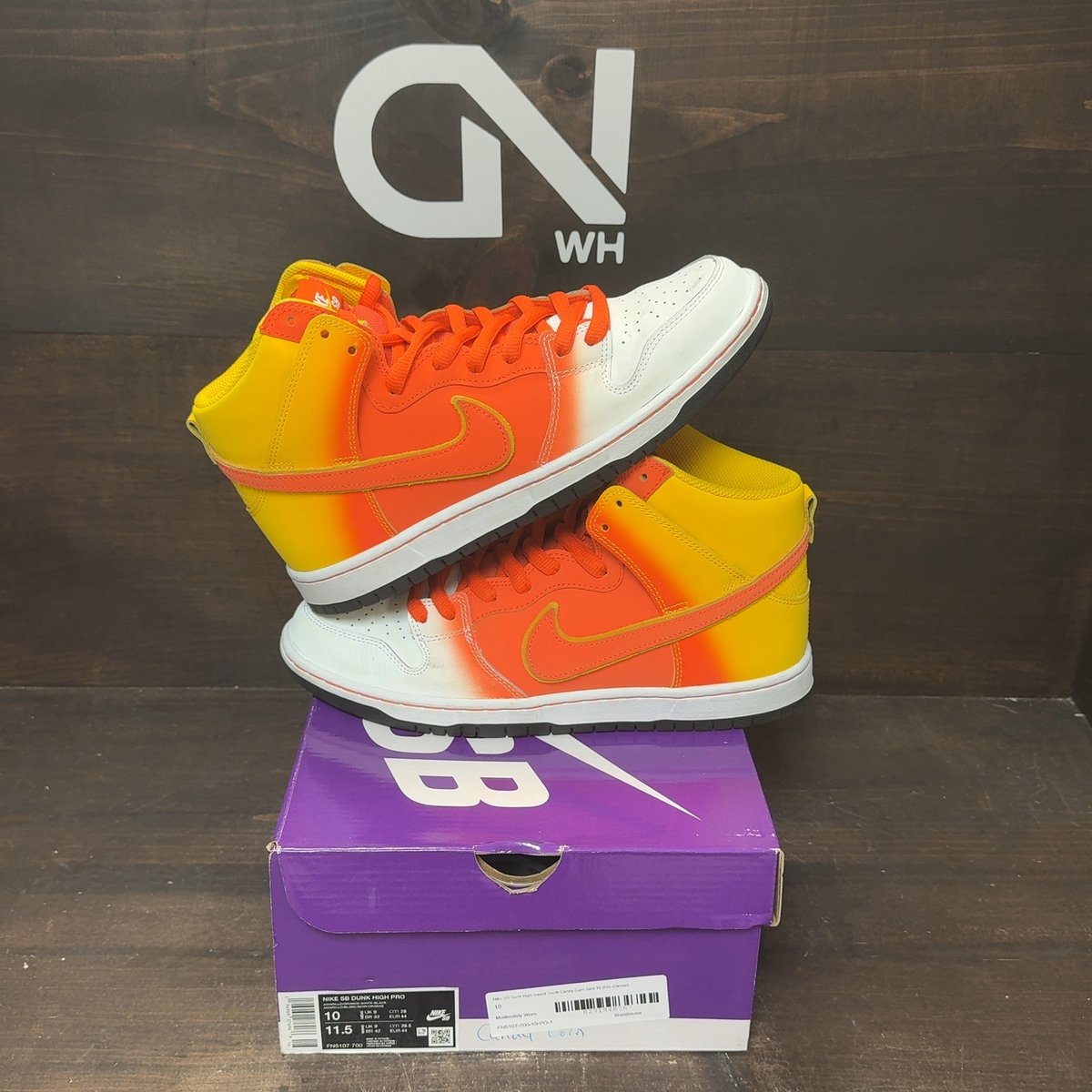 Nike SB Dunk High Sweet Tooth Candy Corn Size 10 (Pre-Owned) - front