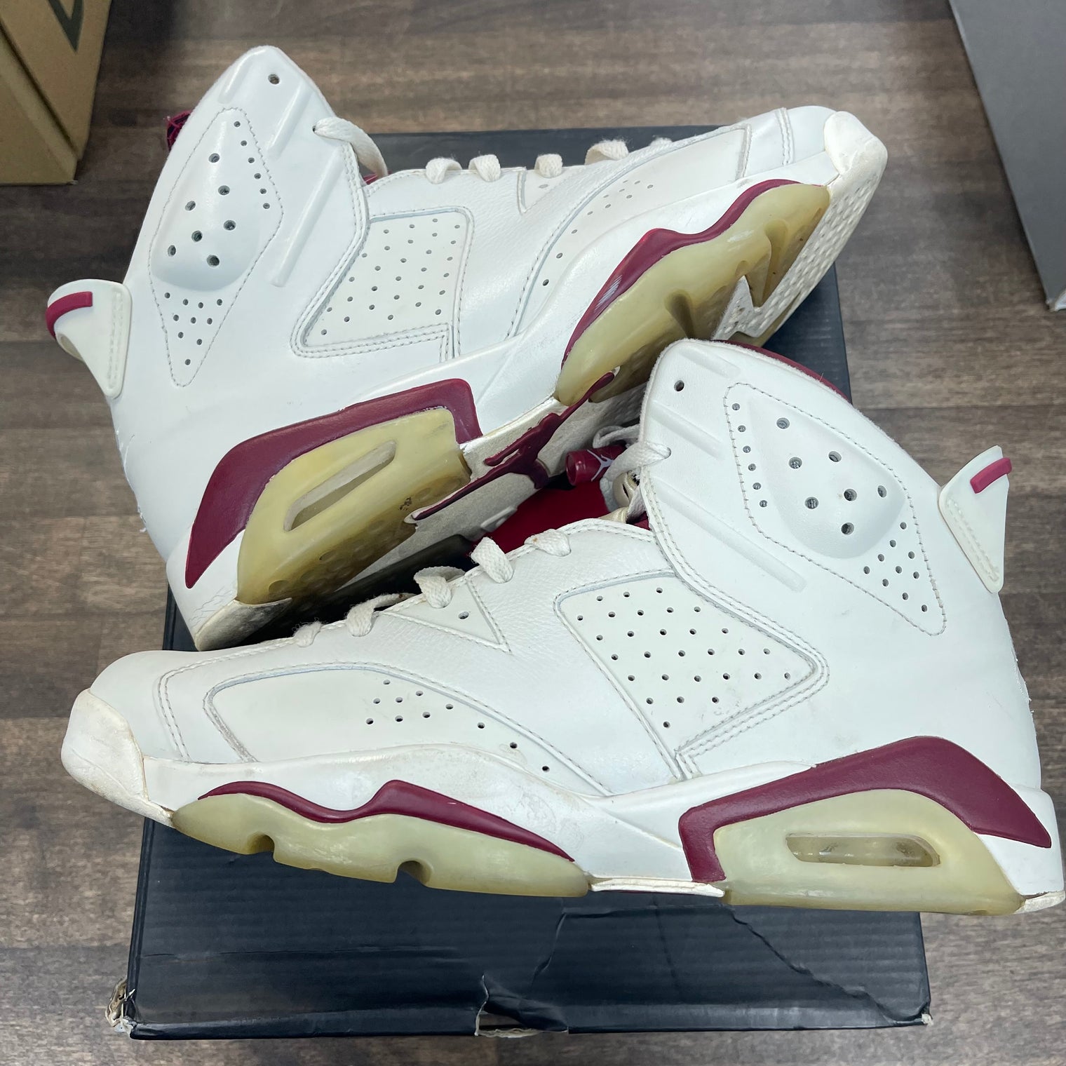 Maroon Jordan 6 (USED)