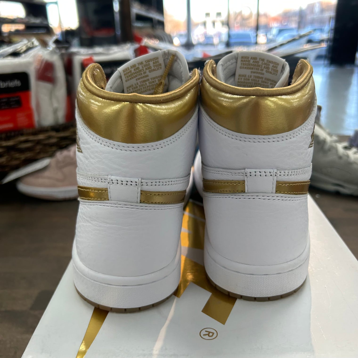 Metallic Gold Jordan 1 Retro High OG (Women's) (USED)