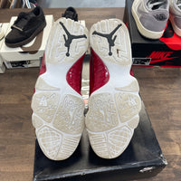 Gym Red Jordan 9 (USED)