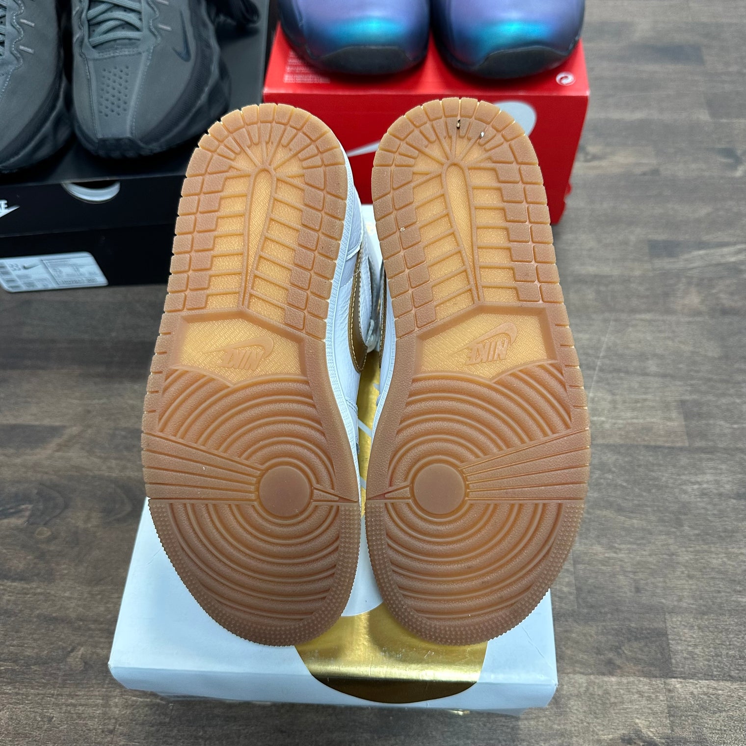 White Gold Jordan 1 High (W) (USED)