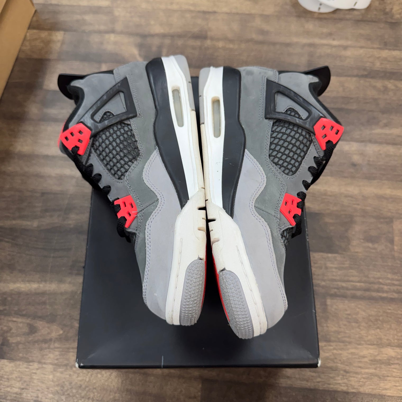 Infrared Jordan 4 Retro (GS) (USED)