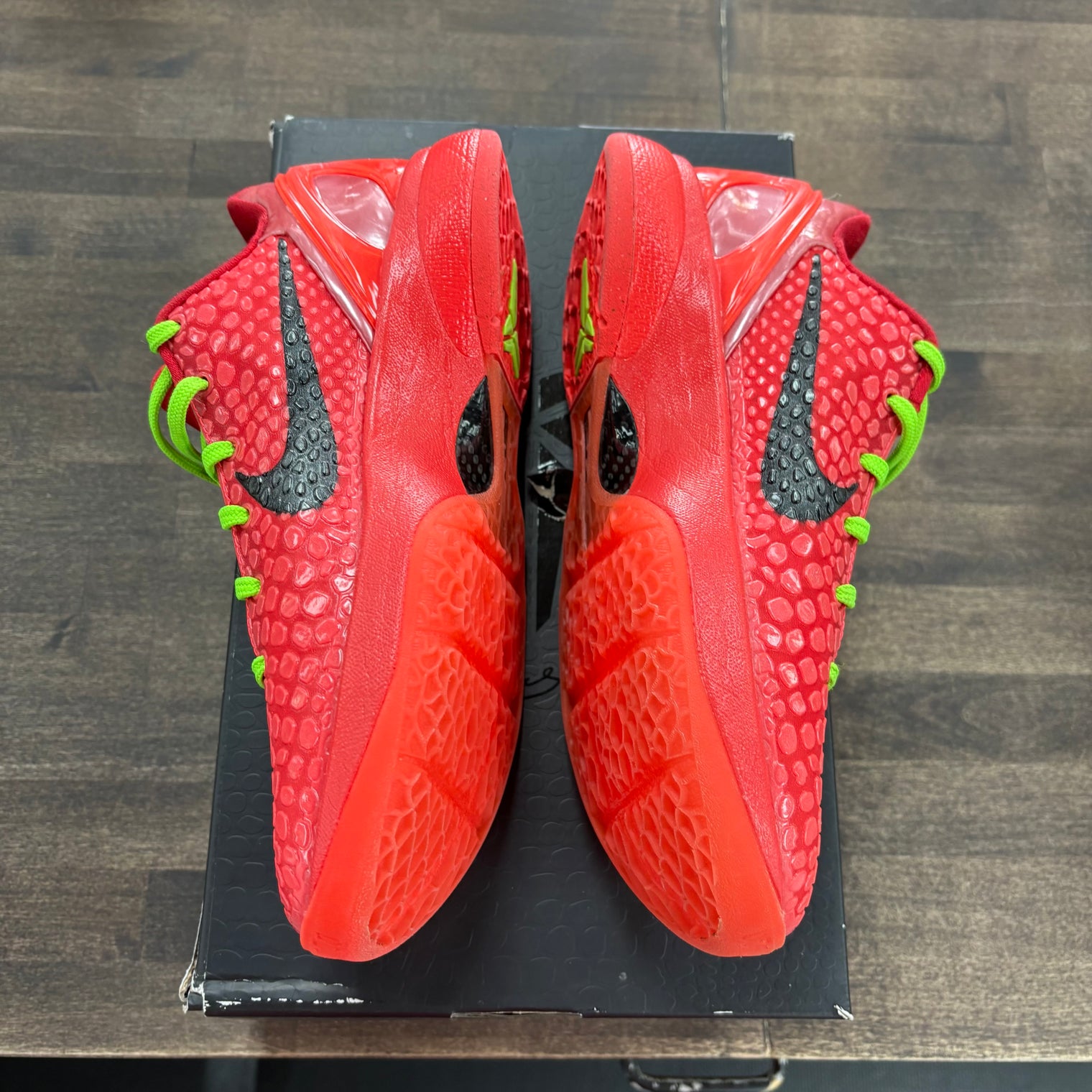 Reverse Grinch Kobe 6 Protro (USED)