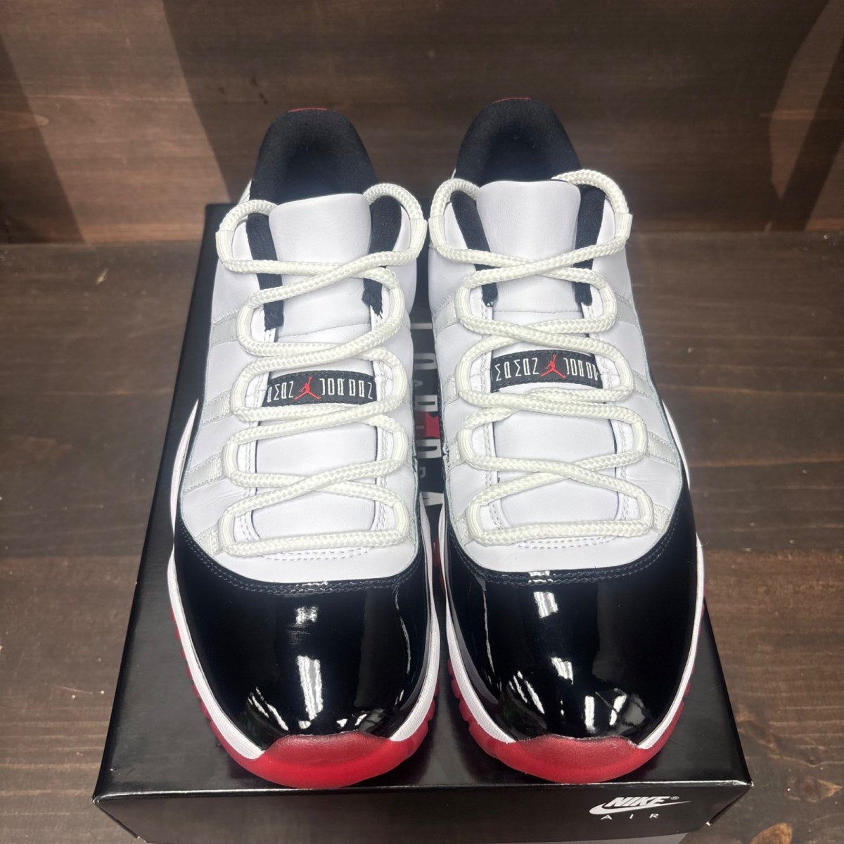 Jordan 11 Retro Low Concord Bred Size 10 (Pre-Owned)