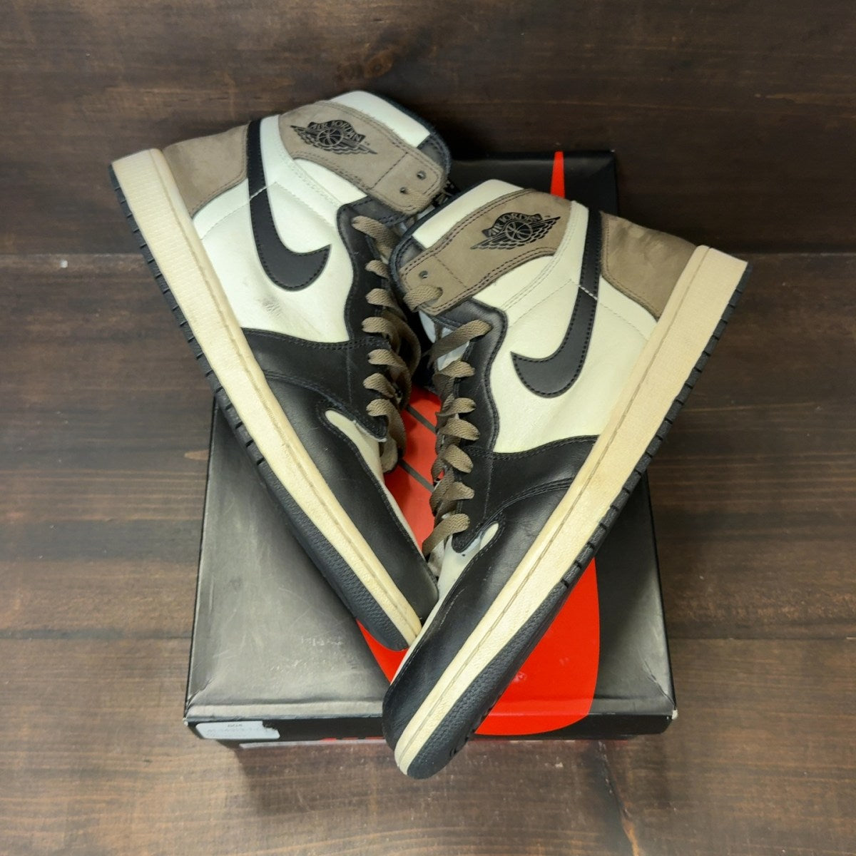Jordan 1 Retro High Dark Mocha Size 12 (Pre-Owned)