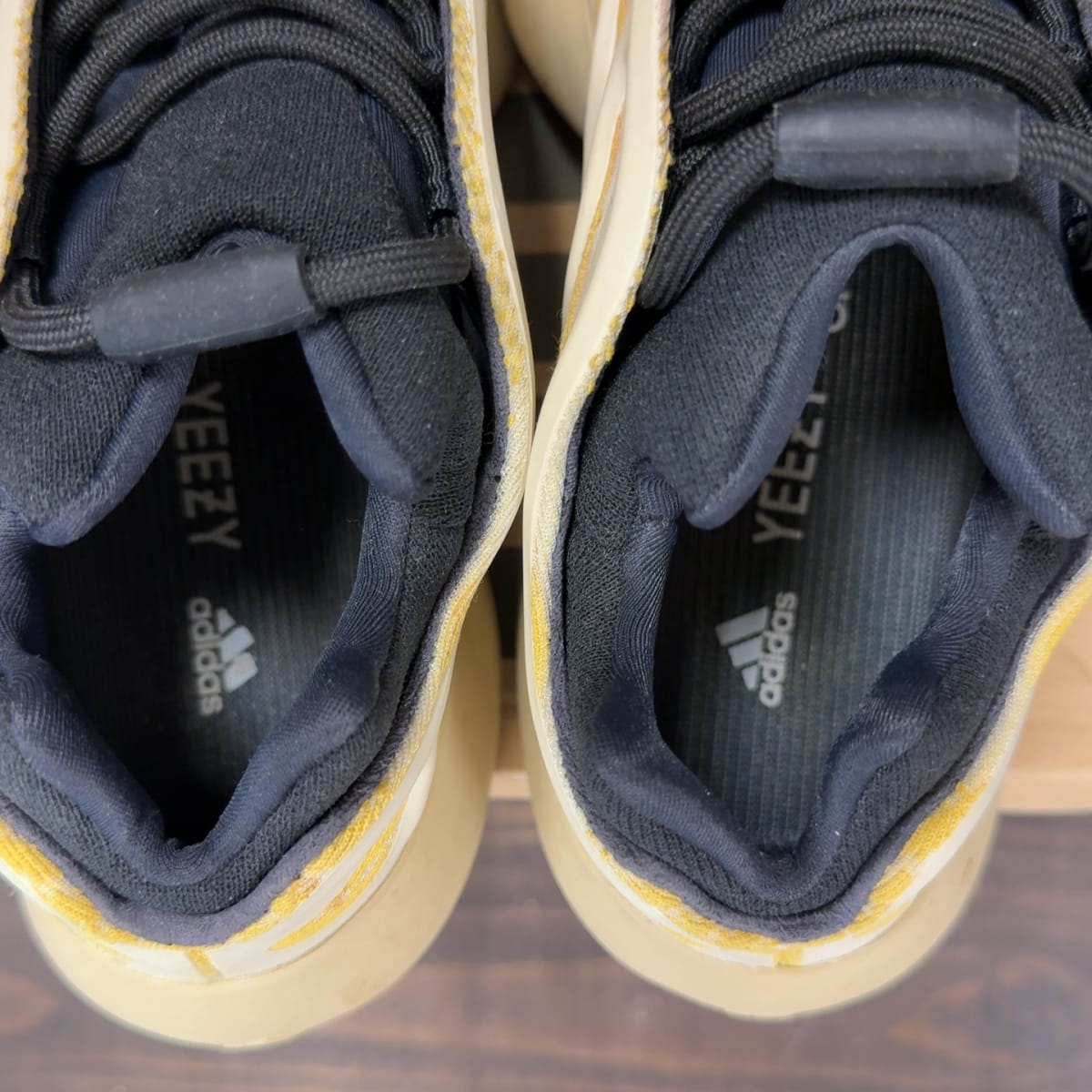 adidas Yeezy 700 V3 Safflower Size 5.5 (Pre-Owned) - aux