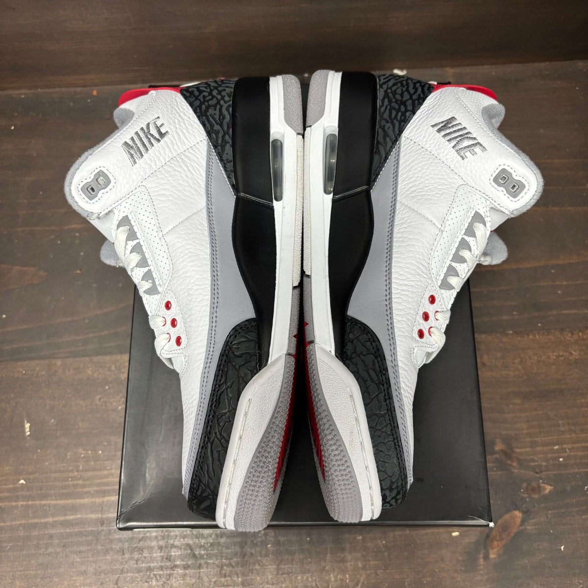 Jordan 3 Retro Tinker Hatfield Size 10 (Pre-Owned) - tag