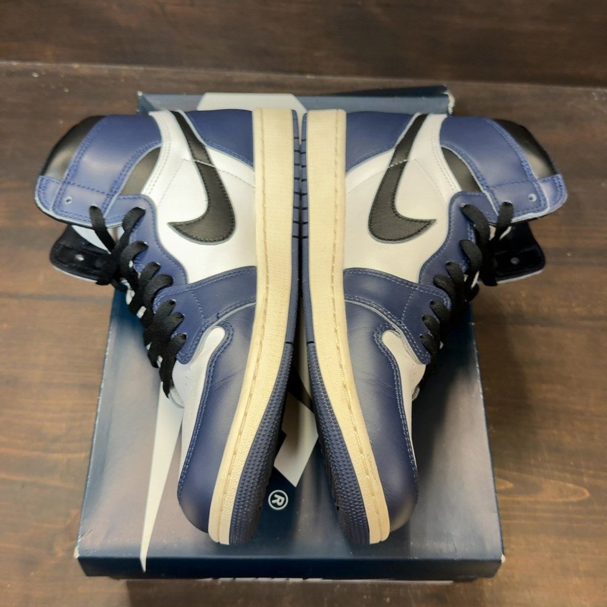 Jordan 1 Retro High OG Midnight Navy - Image 4
