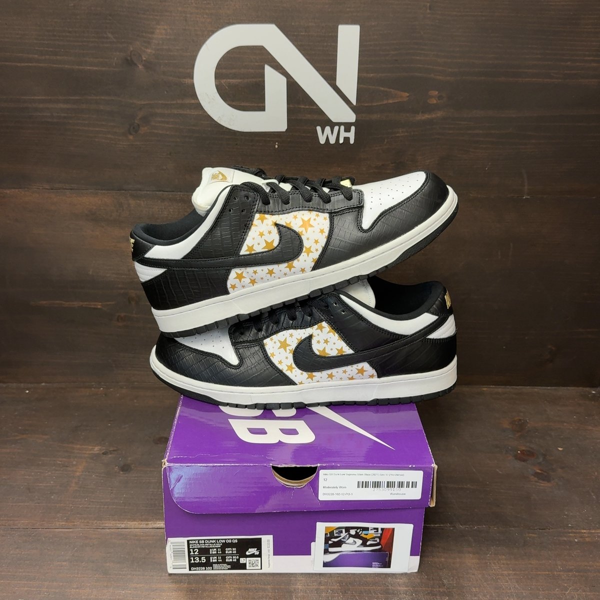 Nike SB Dunk Low Supreme Stars Black (2021) Size 12 (Pre-Owned) - front