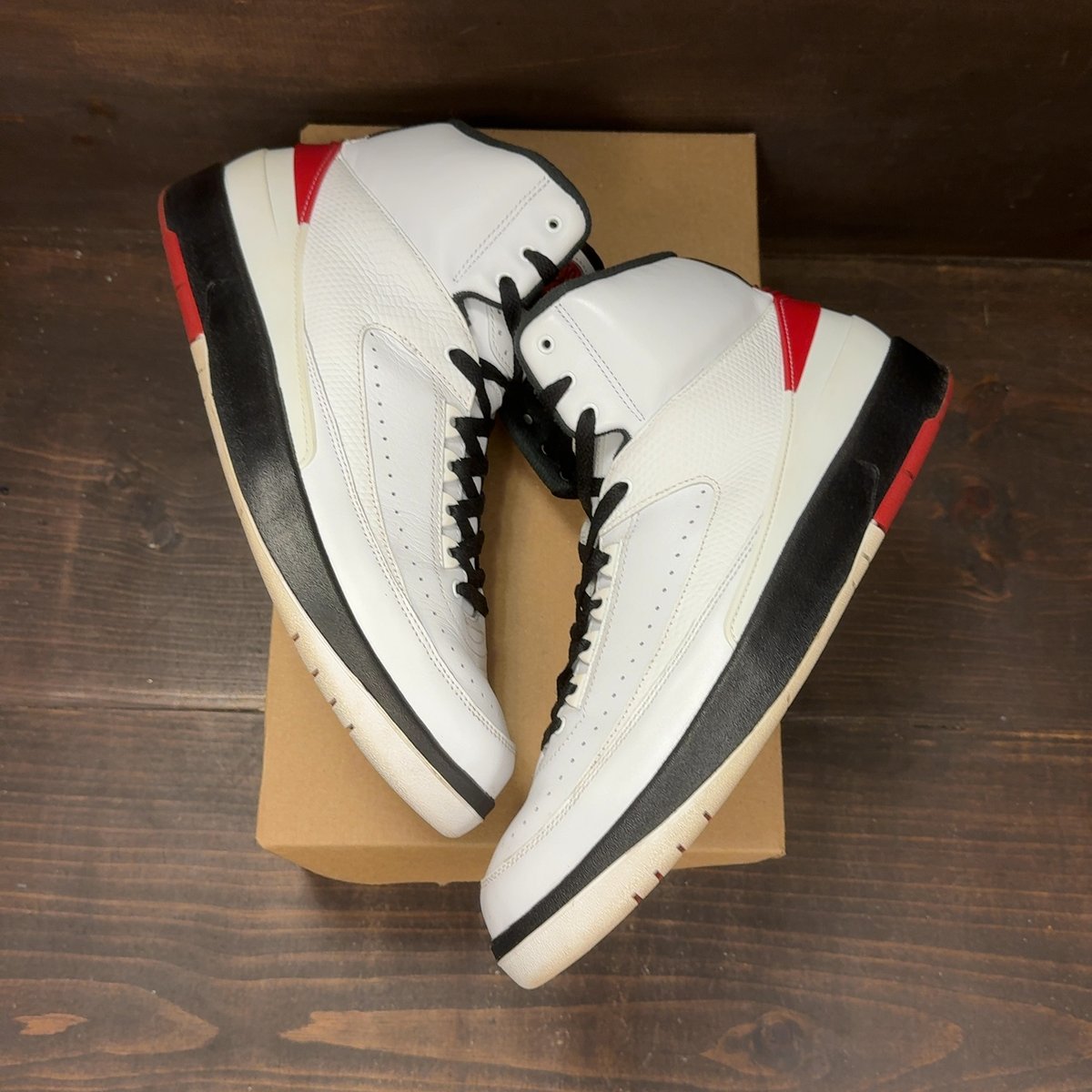 Jordan 2 Retro OG Chicago (2022) Size 12 (Pre-Owned) - back
