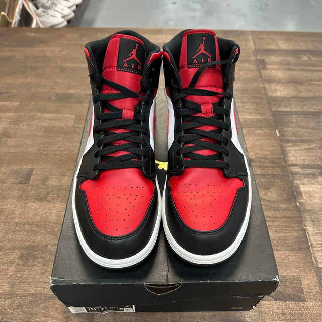Gym Red Jordan 1 Mid (USED)