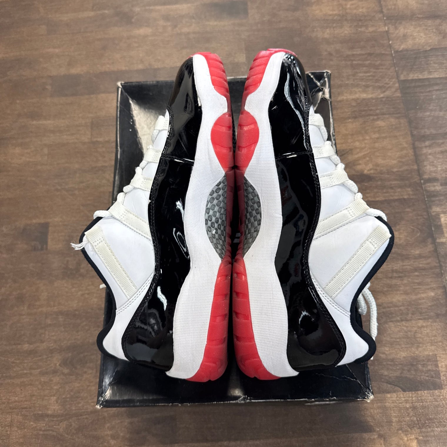 Concord Bred Jordan 11 Low (USED)