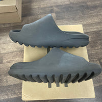 Onyx Yeezy Slide (USED)