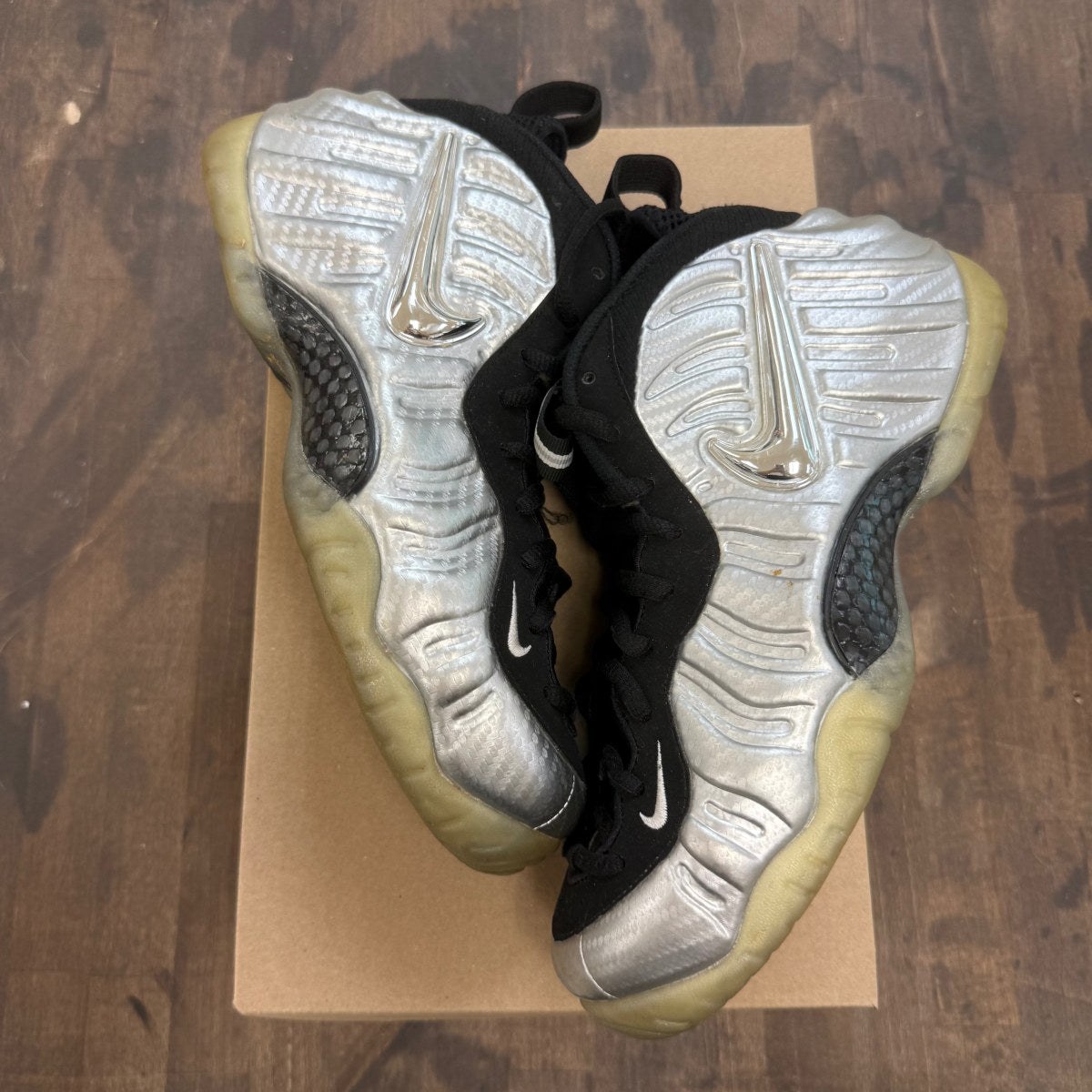 Nike Air Foamposite Pro Silver Surfer Size 8 (Pre-Owned) - Image 1