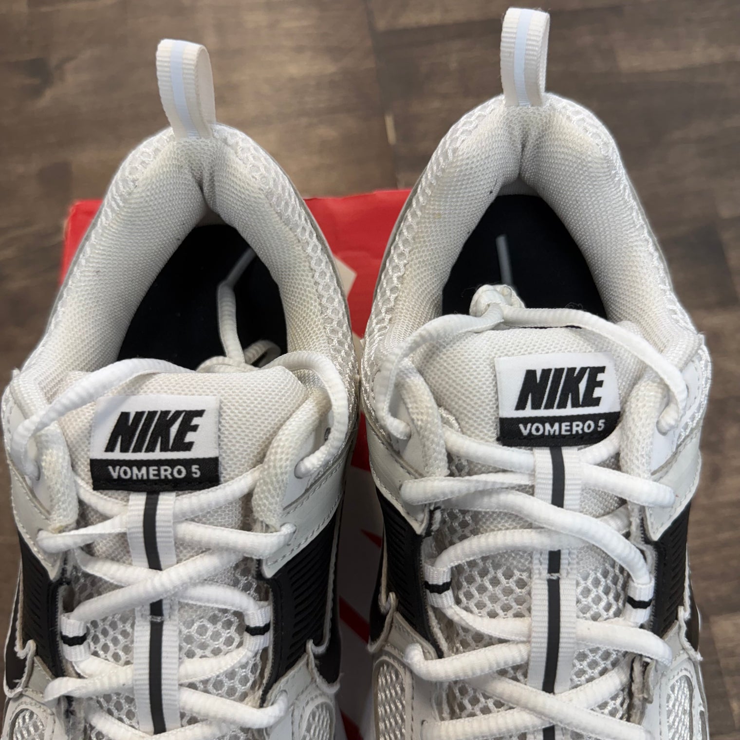 Metallic Platinum Black Nike Zoom Vomero 5 (GS) (USED)