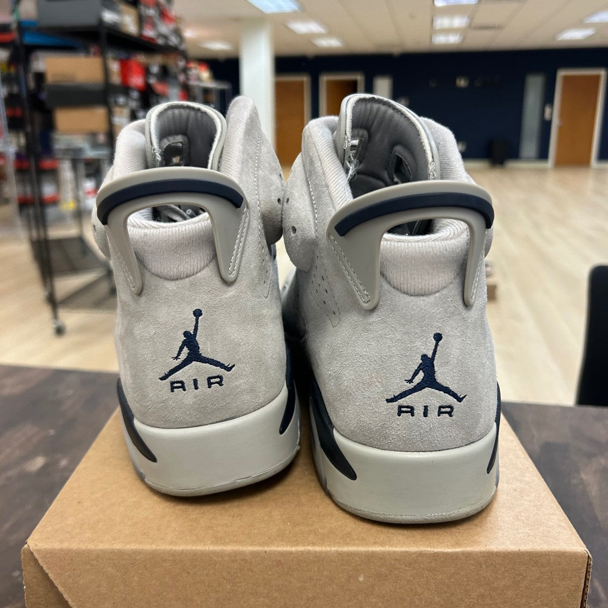 Jordan 6 Retro Georgetown (2022) Size 10.5 (Pre-Owned) - Image 4