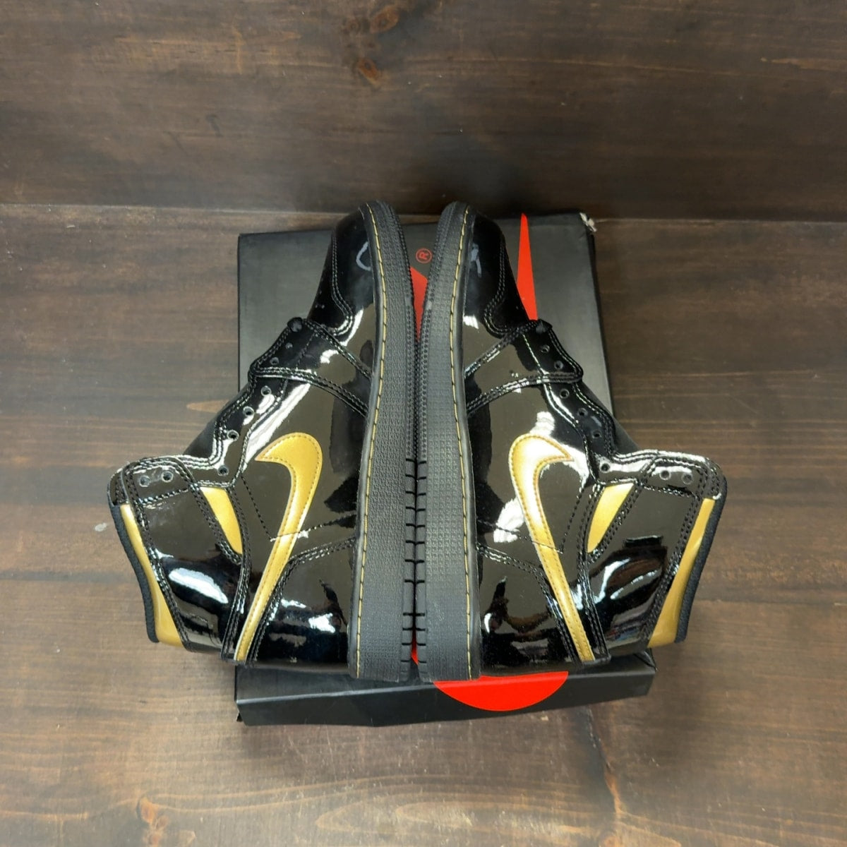 Jordan 1 Retro High Black Metallic Gold (2020) (GS) - Image 6