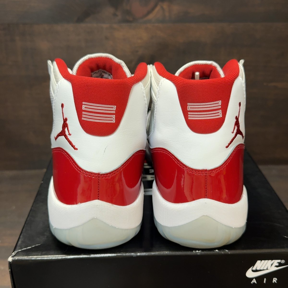 Jordan 11 Retro Cherry (2022) Size 9.5 (Pre-Owned) - aux