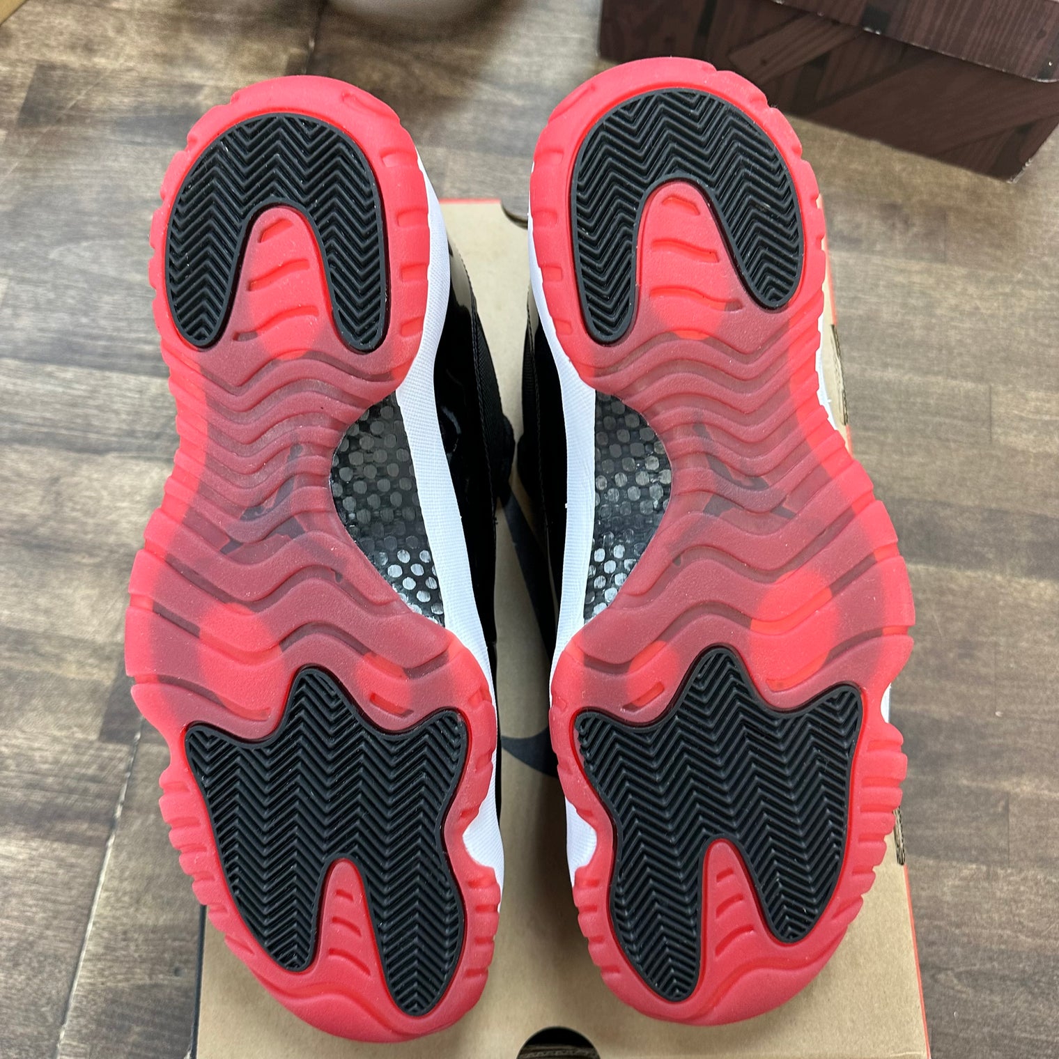 Bred Jordan 11 Retro Low (2025) (Lightly Worn)