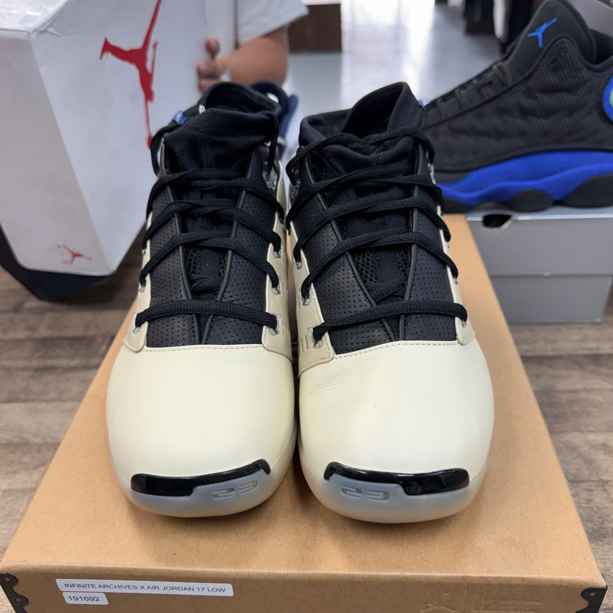 Jordan 17 Retro Low SP Infinite Archives - Image 3
