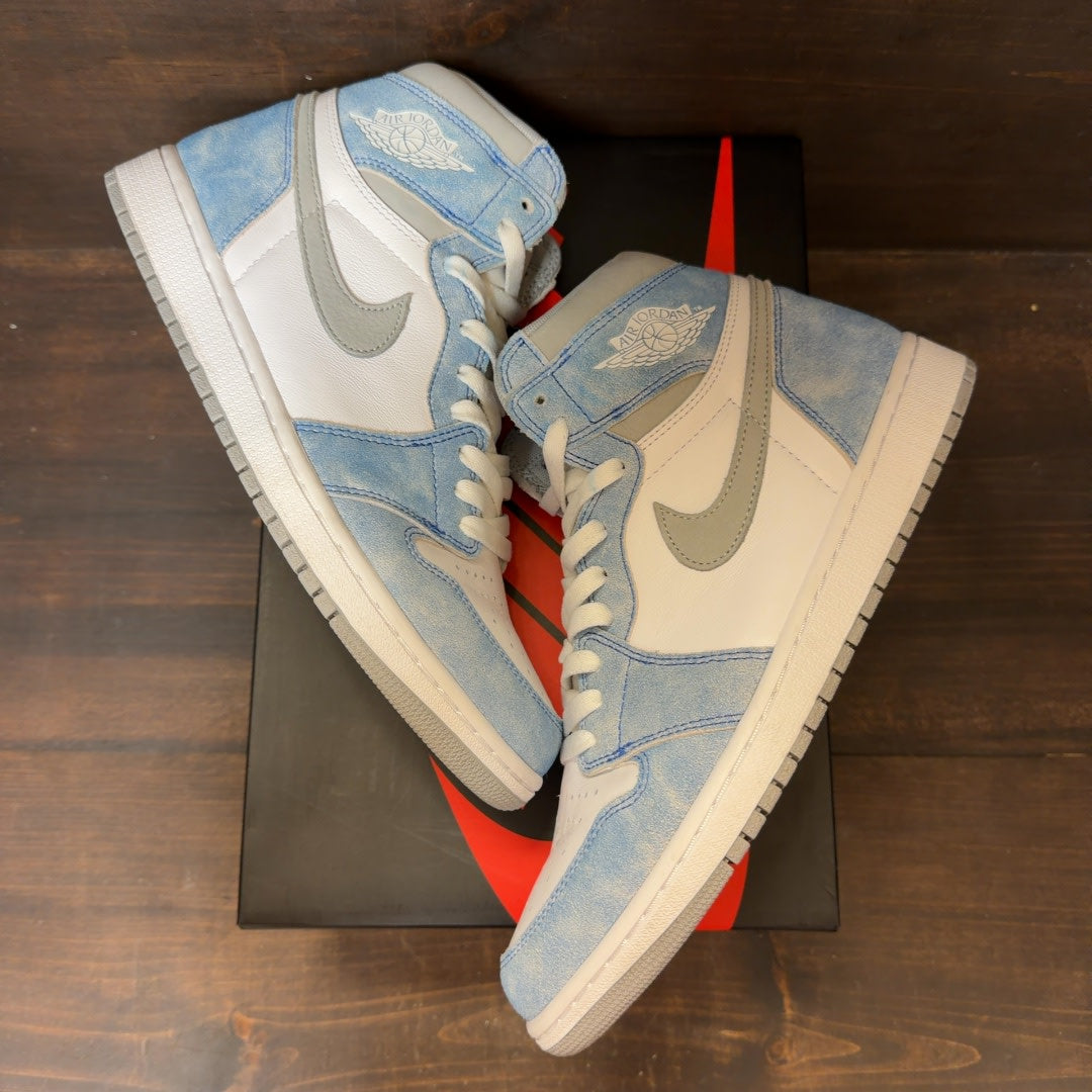 Jordan 1 Retro High OG Hyper Royal - Image 9