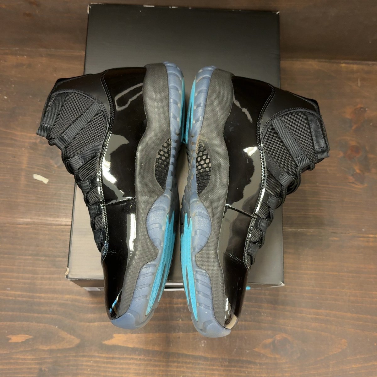 Jordan 11 Retro Gamma Blue (2025) Size 9.5 (Pre-Owned) - aux
